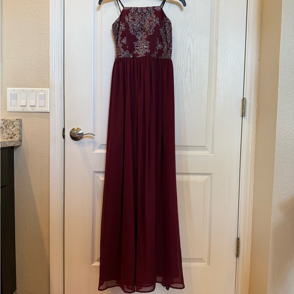 Elegant Strapless Burgundy Maxi Dress with Embroidered Bodice